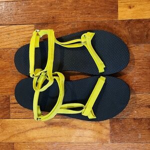 Teva Sandals 9 Women Black + Highlighter Yellow/Green NWOT